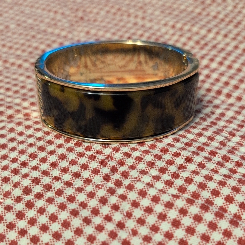 Stylish Tortoiseshell Bracelet